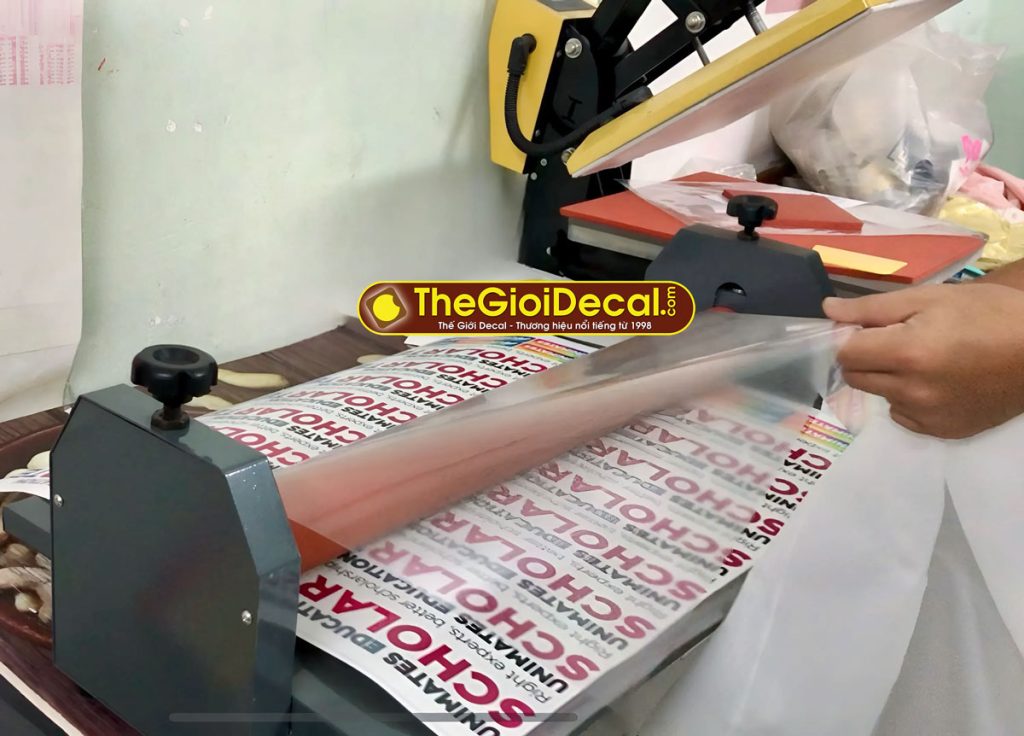 Máy cán màng decal khổ 6 tấc giá rẻ dùng bền