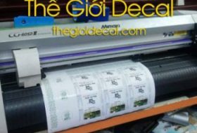 Cắt decal khổ lớn giá rẻ